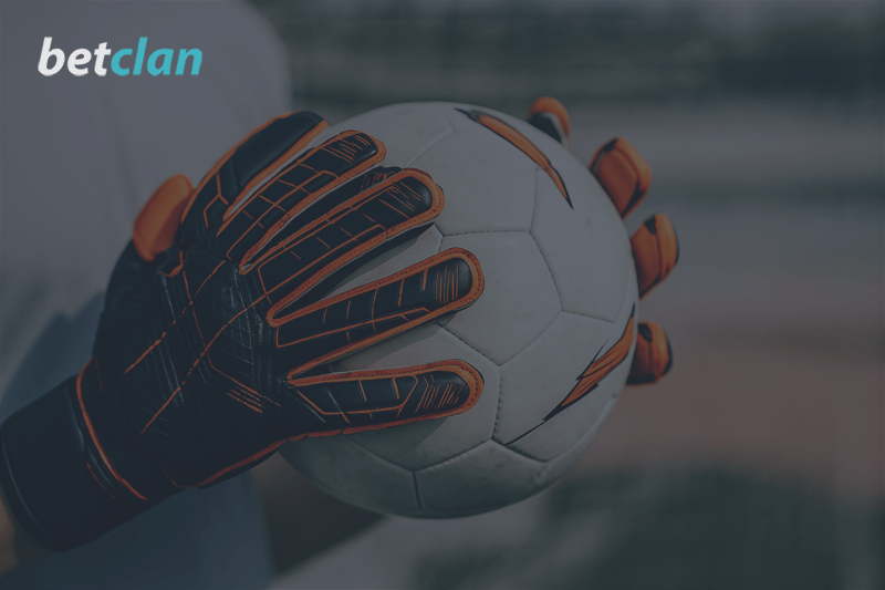 Manuel Neuer: 556 Matches for Bayern and the Goalkeeper Revolution